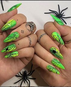 Halloween Nails Diy, Holloween Nails, Halloween Acrylic Nails, Cute Halloween Nails, Halloween Series, Halloween Movie, Black Nail