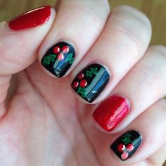 Holly Berry Nails, Leaf Manicure, Holly Nails, Berry Nails, Nails Inspired, Holly Christmas, Holly Berry, Nails Black