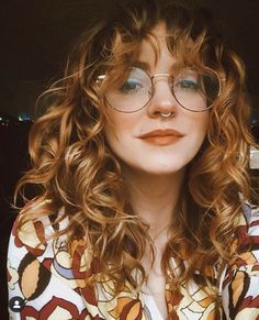 Curly Framed Bangs, Layered Wavy Curly Haircuts, Women’s Shag Haircut Curly, 70 Curly Hair, Curly Hair Shag Haircut Long, Red Curly Shag Hair, Naturally Wavy Shag Haircut Medium, Round Face Hairstyles Curly Hair, Shaggy Curly Hair Medium No Bangs