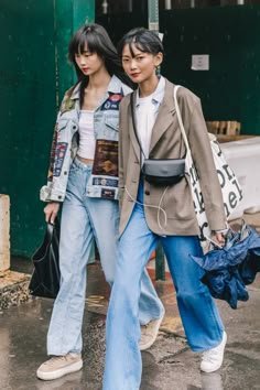 Hanoi Fashion Street Styles, Japan Street Style 90s, Vintage Fashion 90s Street Style, Vibrant Outfits Street Styles, 90s New York Fashion, New York Street Style Summer, Japan 90s Fashion, Street Fashion 90s, Street Style Japan