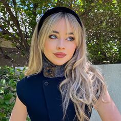 Sabrina Carpenter Style, Sabrina Carpenter Outfits, American Beauty, Layered Hair, Hairstyles With Bangs, Hair Trends, New Hair, Cute Hairstyles