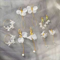 100% Brand New And High Quality Material: 18k Gold Plated / Alloy/ Resin Color: Choice Of Style Package Include: 1x Style Chosen As Pictured White Flower Earrings With Ear Wire For Party, Long Hanging Earrings, Magnolia Jewelry, Anting Manik, Diy Earrings Easy, Jewelry Vendor, Polymer Clay Flower Jewelry, New Flower, Flower Handmade