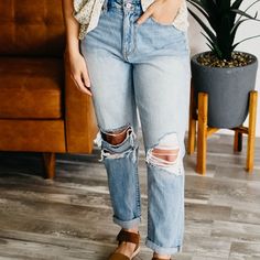 Kancan 11” High-Rise Cropped Girlfriend Jeans Cute Light Wash Jeans For Spring, High Rise Boyfriend Jeans, Dark Grey Jeans, Ripped Mom Jeans, Ripped Boyfriend Jeans, Boyfriend Denim, Girlfriend Jeans, Boyfriend Fit Jeans, Distressed Boyfriend Jeans