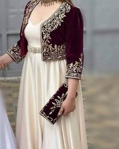 Velvet Dress Ideas, Fancy Dresses Long, Sleeves Designs For Dresses, Simple Pakistani Dresses