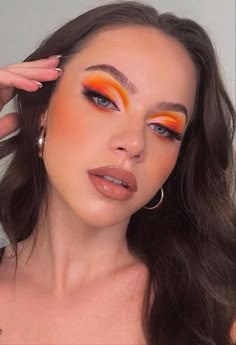 Orange Eye Makeup, Fall Makeup Trend, Nail 2022, Orange Eyeshadow, Makeup Bridesmaid, Orange Makeup, Makeup Bridal