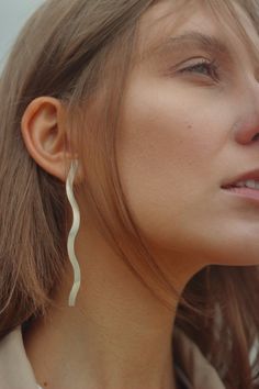 The price is per piece. This earrings can be made from brass or neisilber, allowing them to retain their color. Brass - golden color, neisilber - silver color. The stud is made of silver, the clasp is silicone. This earring goes well with one of the Basic or with another Line.  Size - 4х90 mm Each item ships in a pretty gift box. Please note that international shipping can take two or three weeks to get. Please feel free to contact me if you have any questions! 📌 FOLLOW on SOCIAL MEDIA 📌 - www.instagram.com/dostoino.store - www.facebook.com/dostoino.store - www.pinterest.com/dostoinostore ✨ VISIT MY SHOP ✨ https://www.etsy.com/shop/Dostoinostore Edgy Earrings, Minimalist Earring, Jewelry Minimalist, Earrings Women, Take Two, Pretty Gift, Golden Color, Etsy Fashion, Minimalist Earrings