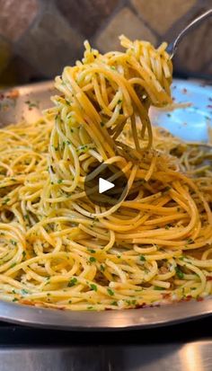 53K views · 1.6K reactions | The Bougiest 10 minute struggle meal ever after a late night going out is for sure Spaghetti Aglio e Olio 🍝It’s easy to make with just a few simple ingredients in just about 10 minutes. You can never go wrong with this dish! 🤤 #pasta #spaghetti #italianfood #easyrecipes #food #foodie #foodstagram #instafood #foodlover #cooking | Chef Boyd Brown III