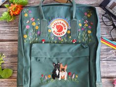 Welcome to my store and choose the perfect hand-embroidered fjallraven kanken backpack   Version & Size + Medium size: 38x27x13cm  + Big size: 42x32x13cm  - Product price includes: hand-embroidered fjallraven kanken backpack and design as shown in the picture - I can make fjallraven kanken backpack hand embroidery patterns according to your ideas - fjallraven kanken backpack will be hand embroidered with thread that won't fade when washed - fjallraven kanken backpack has a small front compartmen Mochila Fjallraven Kanken, Kanken Classic, Embroidered Backpack, Pink Stuff, Embroidered Bag, Classic Backpack, Cute Bags, Kanken Backpack, Custom Embroidery