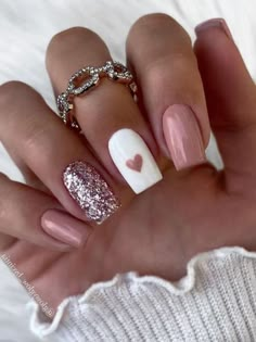 It's January, and you can't skip getting your nails done for the new year. We're totally obsessed with these January nails for 2024. We've got you everything from January nail designs 2024, January nails ideas simple, cute January nails, January nails ideas, January nails ideas simple classy, January nail colors, and so much more Valentines Nail Art Designs, Unghie Sfumate, Manicure Colors, Valentine Nail Art, February Nails, Nail Designs Valentines, Cute Gel Nails, Dipped Nails