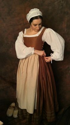 Historical Maid Dress, 1600s Peasant Clothing, 1500 Outfits, 1800s Peasant, 1500s Fashion Peasant, 1610s Fashion, 1600s Fashion Peasant, 17th Century Fashion Peasant, Historical Irish Clothing