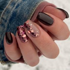 Dark Dip Nail Ideas, Colorful Holiday Nails, Magenta Nails With Design, New Years Nail Designs 2025, Dark Tone Nails, Nail Art Fall 2024, Pretty Gel Nails Short, Moody Nail Designs, Short Gel Nail Designs Fall