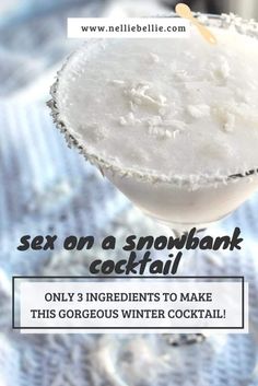 Easy Winter Cocktails, Christmas Drinks Alcohol Recipes, Xmas Drinks, Christmas Drinks Alcohol, Winter Cocktail, Coconut Drinks, Liquor Drinks, Kitchen Christmas, White Cocktail