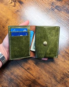 A beautifully handcrafted leather bifold wallet with a coin pouch! Everything is cut, stitched, and burnished by hand using traditional methods. This wallet is made from extremely high quality olive green and walnut pueblo leather that was imported from the Badalassi Carlo tannery in Italy. The snap is solid Japanese brass that has an excellent feel and finish to it! It is all handstitched together with a fine white linen thread from France, know as "Lin Cable". Its a fantastic wallet for everyd Linen Thread, Shoes Too Big, Best Wallet, Clip Wallet, Leather Bifold Wallet, Christmas 2024, Money Clip Wallet, Leather Wallet Mens, Bifold Wallet