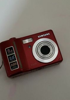 Red Digital Camera, Camera Lens Aesthetic, Red Camera Aesthetic, Red Camera Icon, Burgundy Aesthetic, Red Camera, Red Aura, Digi Cam, Dark Red Wallpaper