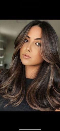 Brown Hair Inspo, Brunette Hair With Highlights, Brunette Balayage Hair, Balayage Brunette, Hair Color And Cut, Brown Hair With Highlights