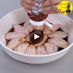 I learned this recipe in China and now I just want to make chicken wings like this | I learned this recipe in China and now I just want to make chicken wings like this | By Recipe is easy | Learned this recipe in China
and now I just want to make chicken wings like this. Here I
have chicken wings and I'm going to make diagonal cuts
like this on all the wings. After cutting them, we'll
season them with four tablespoons of soy sauce. I'll
also add the juice of half a lemon, a tablespoon of ketchup,
and a teaspoon of paprika and now, we'll mix very well to add
the spices to the chicken and let me know what city you're
watching from so I can send you a super kiss. Add one egg, Then
two table spoons of cornstarch. And stir again. This recipe is
so simple, easy, and very tasty. Make it at home a Make Chicken Wings, Chicken Board, Bariatric Eating, Cooking Chicken, One Egg, Chicken Wing, Chicken Dishes Recipes, Wing Recipes