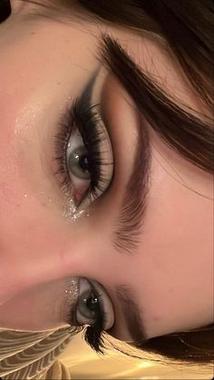 Hot Makeup Looks Blue Eyes, Smokey Prom Makeup, Cute Make Up Ideas, Makeup New Year, Eye Make Up Ideas, New Year Makeup, New Years Makeup, New Years Eve Makeup