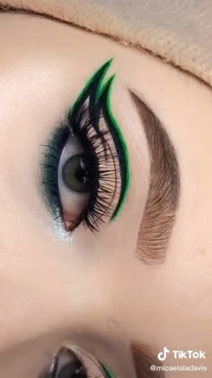 Alt Eyeliner, Spider Makeup, Lady Makeup, Halloweenský Makeup, Smokey Eye Makeup Tutorial, Rave Makeup, Makeup Tutorial Video