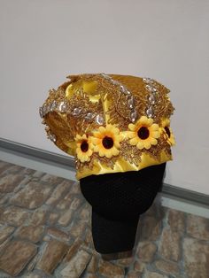 Oshún hat with golden fabric, yellow, golden trim, adjustable with velcro. decorated with sunflowers on the front Golden Fabric, Fabric Yellow, Sunflower Decor, Costume Hats, Costume Accessories, Cuba, Headpiece, Sunflower, Etsy Accessories