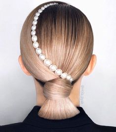 Editorial Hair, Peinados Fáciles Para Cabello Corto, Creative Hairstyles, Modern Minimalism, Mermaid Hair, Hair Art, Hair Styling, Well Dressed, Pretty Hairstyles