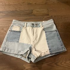 Brand New, Never Worn!! Pacsun Jean Shorts Size 26 White Denim Beach Bottoms, High Waist Cotton Jean Shorts For Beach Season, White Denim Summer Bottoms, White High-waisted Jean Shorts For Beach, White Summer Denim Bottoms, White Cutoff Bottoms For The Beach, White Cutoff Bottoms For Beach, High Rise Cotton Bottoms For Beach Season, White Cutoff Beach Shorts