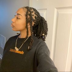 Dreads On Light Skin Women, Locs With Headphones, Indie Locs With Curls, Loc Baddie Aesthetic, Brown Skin Dread Head, Dreads Girl, Hair Techniques, Short Locs Hairstyles, Dreadlock Styles