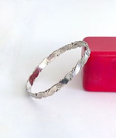 Solid Sterling Silver Vintage Bangle Bracelet Old Mexican - Etsy Photographing Jewelry, Vintage Bangle Bracelets, Motif Simple, Medium Hoop Earrings, Silver Bangle Bracelet, Sterling Silver Bangle Bracelets, The Bangles, Vintage Bangles, Elegant Bracelet