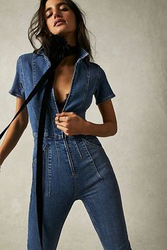 Flare Jumpsuit, Jumpsuit Outfit, Weekly Outfits, Blue Fits, Denim Jumpsuit, Vintage Denim, Denim Wash, Boho Outfits, Zip Up