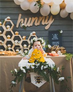 Bee First Birthday Party, Honey Bee First Birthday, Bee First Birthday, Bos Baby, Bee Party, Bee Birthday, First Birthday Themes, Baby 1st Birthday