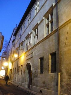 Hôtel de Sade à Avignon - Plus d'infos sur le lien 👆 2 Rue Dorée 84000 Avignon