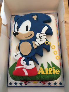 a sonic the hedgehog birthday cake in a box