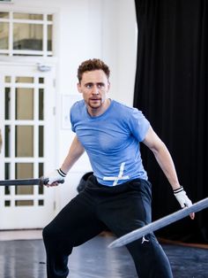 Never seen someone look so damn attractive while practicing sword fighting ❤. Fencing is sooooo asdfghjkl! Action Pose Reference, Male Pose Reference, Anatomy Poses, Human Poses Reference, Figure Poses, Human Poses, Poses References, Character Poses, Cool Poses