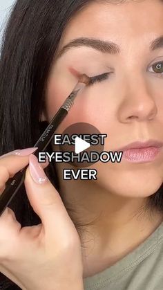 Using Eye Shadow As Liner, Eye Shadow Tutorial For Beginners, Make Up Tutorial Step By Step, Eye Shadowing Tutorial, Saint Makeup, Best Eyeshadow For Brown Eyes, Best Eye Makeup Brushes, Easy Makeup Looks