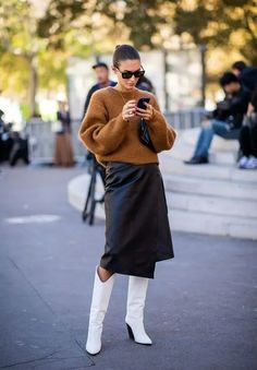 White Boots Outfits, White Knee High Boots Outfit, Winter White Boots, White Knee High Boots, Purple Sweater Dress, White Boots Outfit, Botas Western, Boots Outfits, Midi Skirt With Pockets