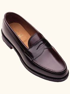 Alden Leisure Handsewn Mocassin Bruce Boyer, Alden Cordovan, Finsbury Shoes, Alden Shoes, Gents Shoes, Best Shoes For Men, Dark Burgundy, Brown Shoes, Best Running Shoes