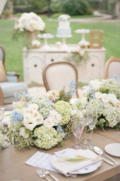 Bridgerton Party Ideas · Major Gates Elegant Babyshower, Vintage Baby Shower Boy, French Baby Shower, Baby Lamb Baby Shower, Idee Babyshower, Garden Baby Showers, Vintage Baby Shower, Baby Shower Vintage, Elegant Baby Shower