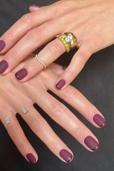 "Cherry Nails" Is Winter's Most Expensive-Looking Nail Trend Burgundy French Tip, Dark Red Nail Polish, Burgundy Nail Polish, Burgundy Nail Designs, Cherry Nail Art, Essie Gel Couture, London Nails, Cherry Nails, Matte Nails Design