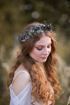 Greenery wedding hair crown. The flower crown is made of preserved leaves and flowers, wire, floristic tape and other trinkets used for arranging. Photo: Michaela durisova photography When stored in dry and dark place, our products last 10-15 years. We can also make you other matching accessories. Please message me for more information. :) ---------------------------------------------------------------- SHIPPING INFO For EU orders: Your package will arrive in about 5-8 days after it has been shi Flower Garland Hair, Bridal Hair Wreath, Bridal Flower Headband, Flower Crown Bride, Wedding Halo, Preserved Eucalyptus, Hair Garland, Leaf Crown, Hair Wreaths