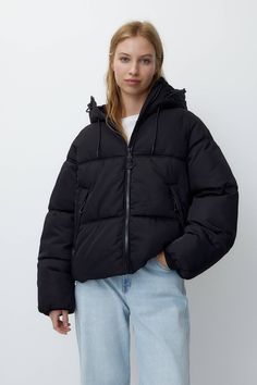 Puffer jacket with side pockets, a high neck, a hood and a zip fastening. Available in several colours. Black Puffer Jacket With Hood, Pull And Bear Puffer Jacket, Puffer Jacket Outfit Black, Black Puffer Jacket Women, Puffer Jacket Outfits, Zara Puffer Jacket, School Coat, Puffer Jacket With Hood, Puffer Jacket Outfit