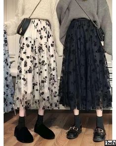 Fisdy - Falda midi coreana de gasa floral de primera calidad con exquisitos detalles de terciopelo y favorecedor diseño de talle alto Princess Skirts, Pleated Tulle Skirt, Y2k Fall Outfits, Estilo Harajuku, Tulle Long Skirt, High Waist Long Skirt, Wrap Maxi Skirt, Chiffon Floral, Long Skirts For Women