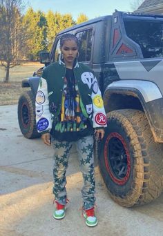 Tiana Taylor Outfit, Teyana Taylor Streetwear, Tiana Taylor, Varsity Jacket Outfit Women, Sporty Tomboy, Jordan 1 Outfit