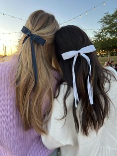 Bow Hairstyles, Bow Hairstyle, Trendy Hairstyle, Ribbon Hairstyle, Hair Ribbon, School Looks, Ribbon Hair Bows, Dream Hair