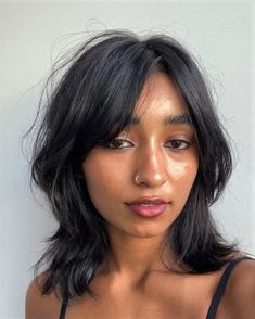 Shoulder-Length Hair with Curtain Bangs for Round Faces Kort Bob, Modern Bob, Bangs For Round Face, Hair Inspiration Short, Latest Hair, Round Face Haircuts, Long Hair With Bangs, Short Hair Haircuts