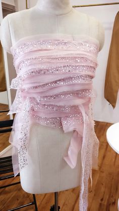 Creative Draping Fashion, The Atelier Couture, Couture Draping, Draping Top, Couture Embellishment, Drape Gowns, Draping Fashion, Fashion Drawing Dresses