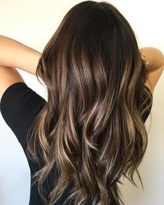 Brunette Blonde Highlights, Honey Brown Hair Color, Rambut Brunette, Hair Color Chocolate, Honey Brown Hair, Brunette Balayage, Fall Hair Color For Brunettes, Brown Hair With Blonde Highlights