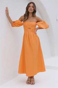 We're dreaming of late afternoon picnics with wide views of the ocean in the Sunset Hour Maxi Dress! Style yours with sandals and a hair claw! White Dress Flowy, Spring Break Dress, Floaty Maxi Dress, Bandeau Maxi Dress, Cocktail Dress Formal, Knit Maxi Skirt, White Long Sleeve Dress, Skirt And Top Set, Late Afternoon