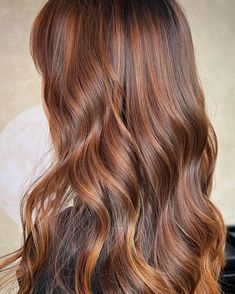 33+ Best Copper Balayage On Brown Hair Trends Brunette Copper Ombre Hair, Copper Hair Highlights On Brown Hair, Copper Balayage On Brown Hair, Brunette Copper Balayage, Light Brown Copper Hair, Copper Bayalage, Copper Brown Balayage, Copper Highlights On Brown Hair, Balayage On Brown Hair