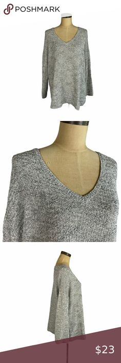 Calvin Klein grey & white v-neck knit sweater SZ XXL Salmon Sweater, Calvin Klein Jeans Women, Open Knit Sweater, Beautiful Sweater, Casual Sweaters, Short Sleeved Sweaters, Wool Blend Sweater, Light Weight Sweater, Pink Sweater