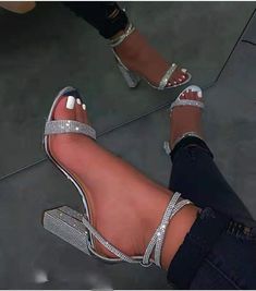 Diamond High Heels, Hak Tinggi, Ankle Strap Chunky Heels, Heels Patterns, Silver High Heels, Slip On Pumps, Heels Classy, Party Heels, Rhinestone Heels