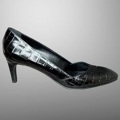 Herms Scarlett (60mm = 2.36") Pump Entirely Crafted In A Noir (Black) Mississippiensis Alligator Lisse (Shiny). New In Box Made In Italy Actual Shoes Pictured Hermes Heels, Black Leather Mules, Ankle Tie Sandals, Crystal Sandals, Patent Leather Loafers, Hermes Shoes, Shoe Bags, Black Suede Heels, Pink Heels